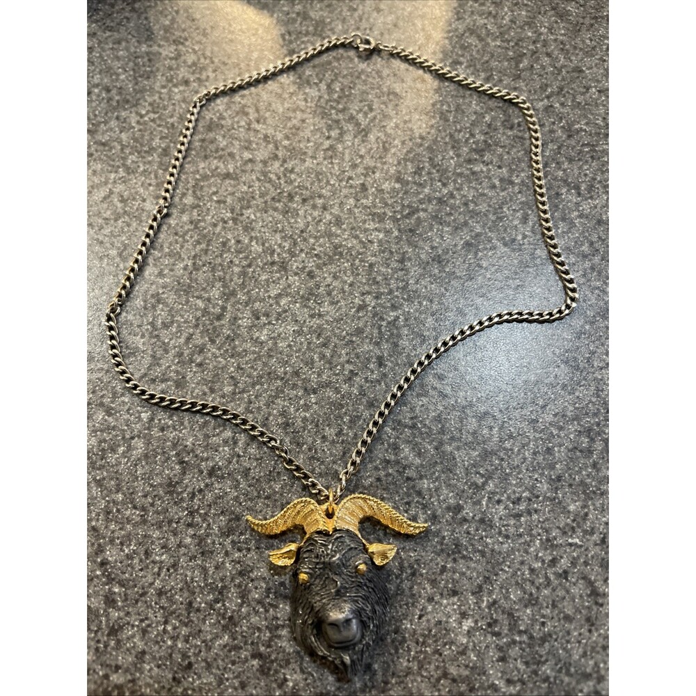 Vintage Razza Goldtone Metal and Figural Resin Ox Head Pendant Necklace 37.2g